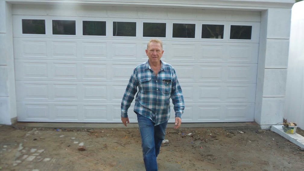 Peet Neethling on a building site